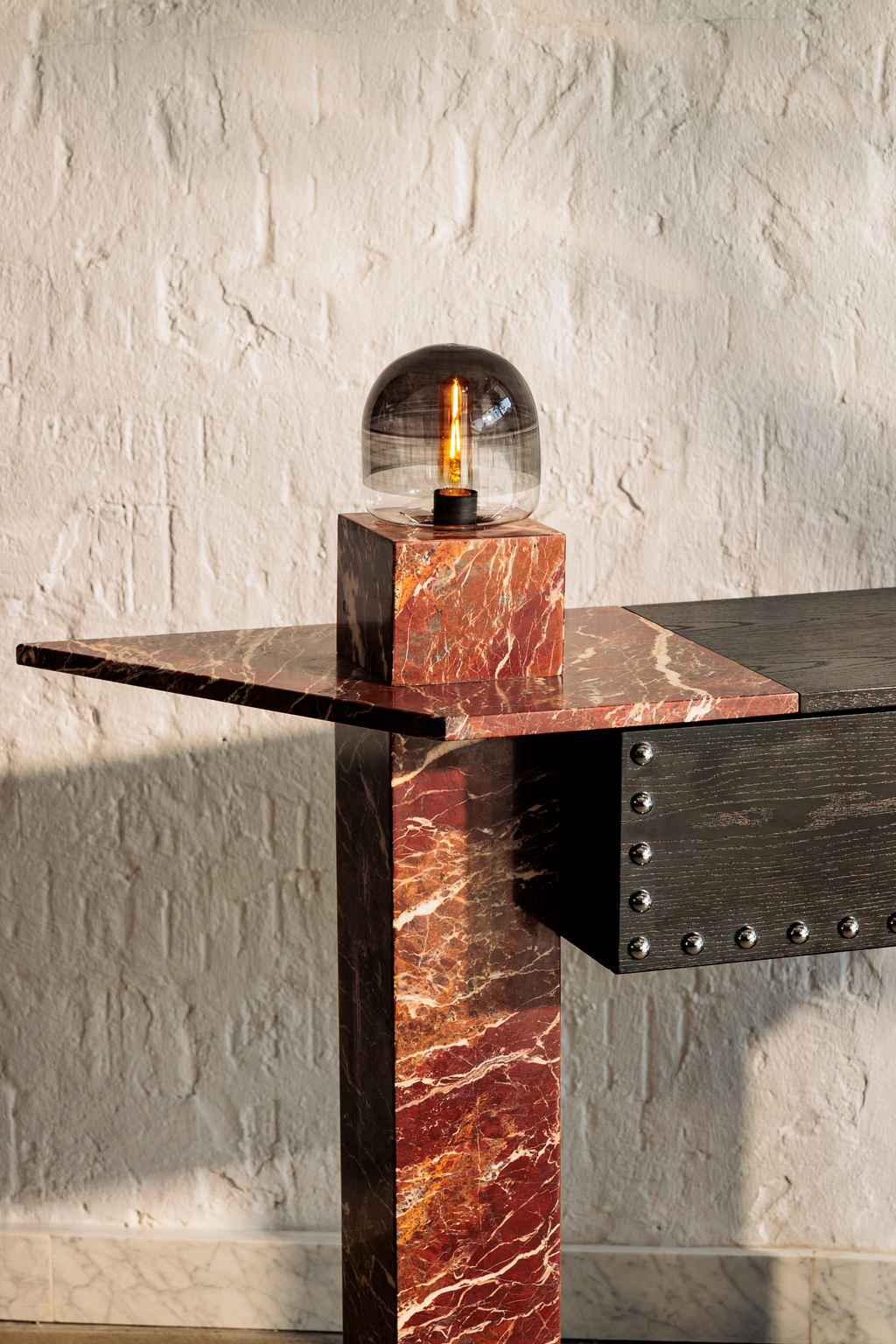 "Lumineer" Console